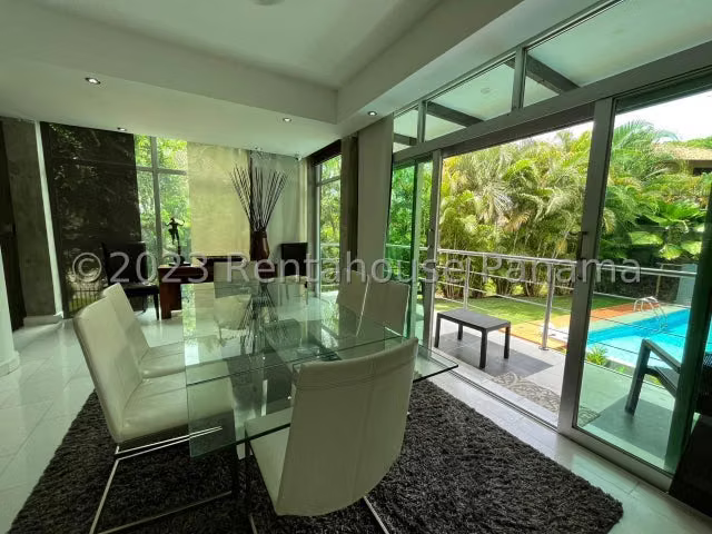 Venta Casa con Piscina Albrook 26YCG6841