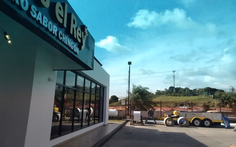 SE VENDE LOCAL COMERCIAL  BRISAS DEL GOLF ARRAIJAN