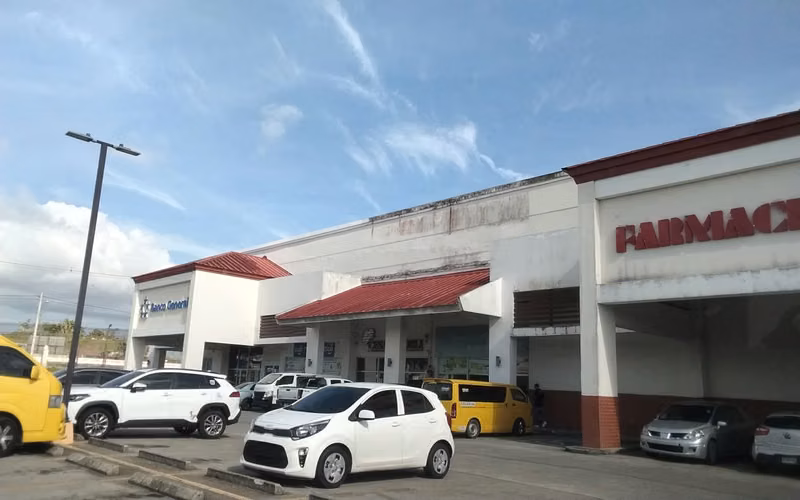 SE VENDE LOCAL COMERCIAL  BRISAS DEL GOLF ARRAIJAN