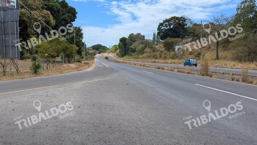 Venta de terreno comercial con mejoras - Imagen 9