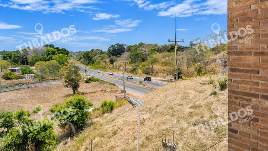 Venta de terreno comercial con mejoras - Imagen 8