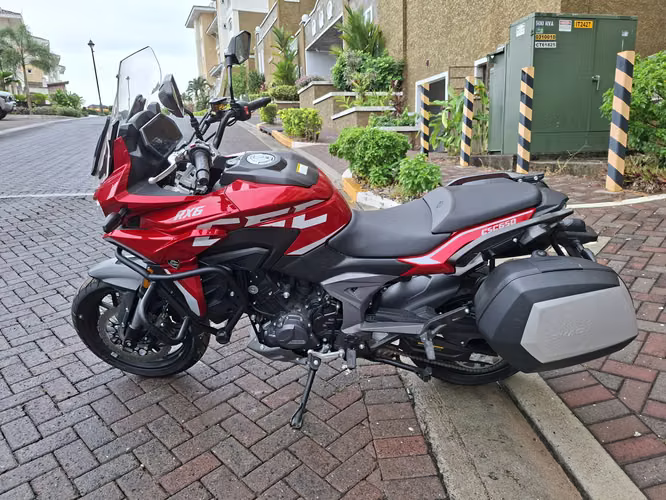 SE VENDE NUEVA RX6  PODEROSA MOTOCICLETA CREADA PARA ROMPER LIMITES