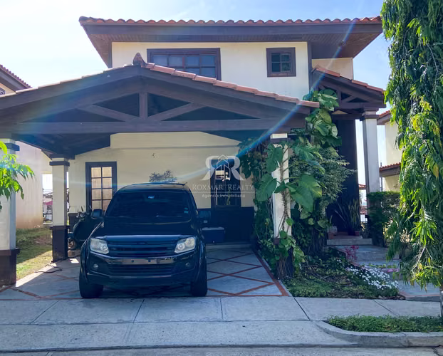 Casa en venta en Las Cumbres Mirador del Lago