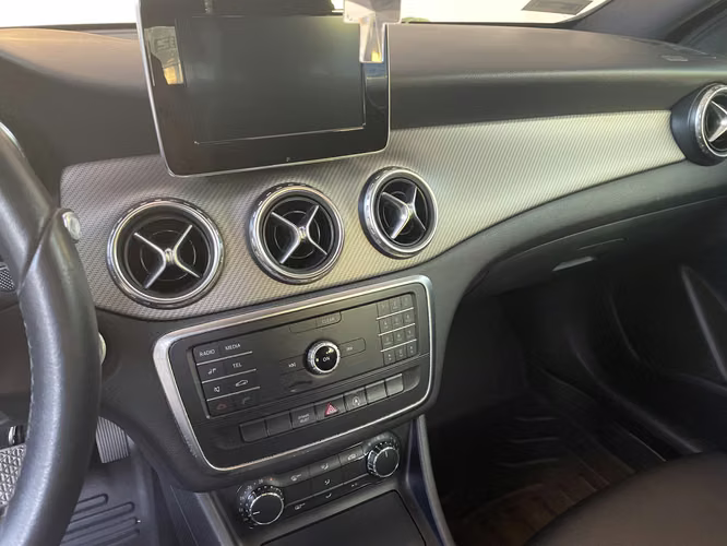 Vendo Auto Mercedes Benz GLA 180 Año 2017 - Imagen 7