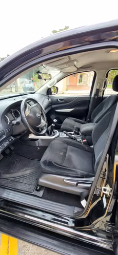 NISSAN NP300 (Frontier) 54,000kmts 4x4 2019 - Imagen 6