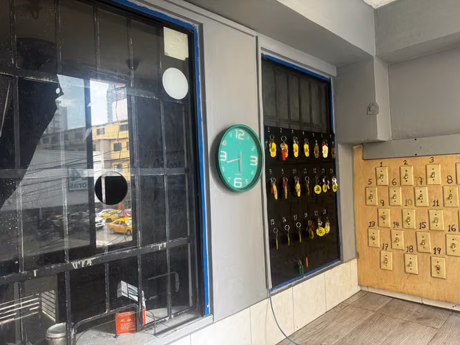SE VENDE NEGOCIO PENSION CALIDONIA EN LA EXPOSICION DE CALIDONIA