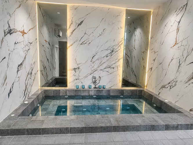 Venta de apartamento Moderno en Vía España con Más de 10 Amenidades, Park Square