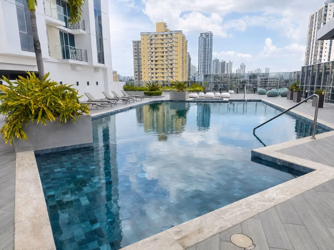 Venta de apartamento Moderno en Vía España con Más de 10 Amenidades, Park Square