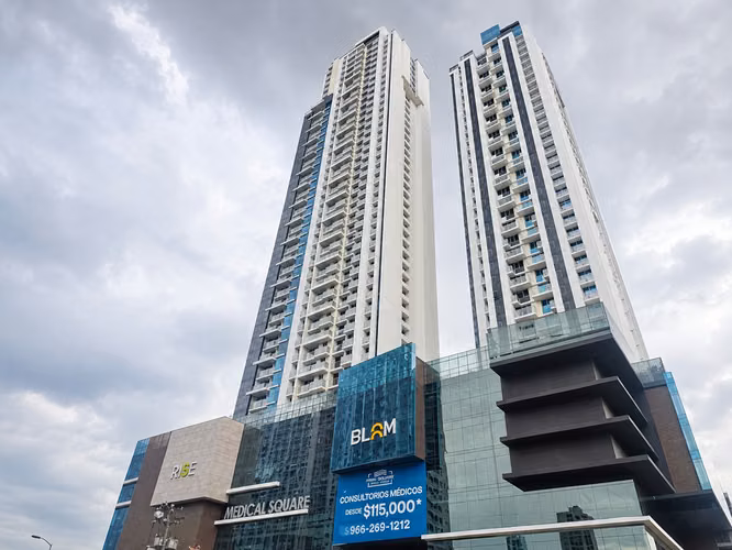 Venta de apartamento Moderno en Vía España con Más de 10 Amenidades, Park Square