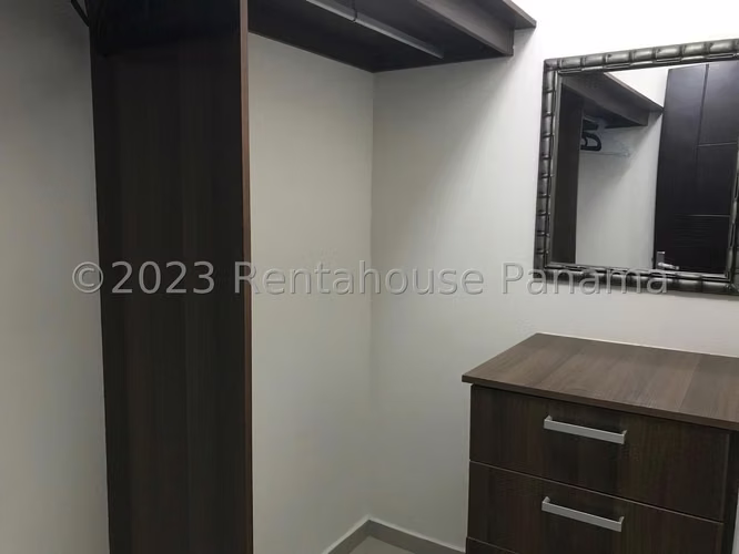 Apartamento en Venta en Carrasquilla SYH