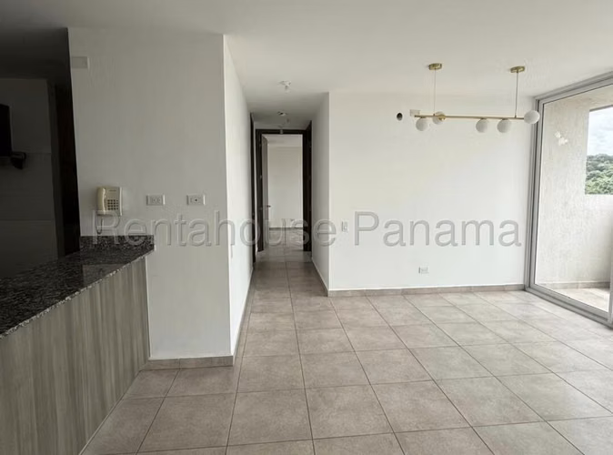 Apartamento en Venta en Brisas Del Golf SYH