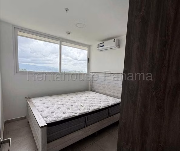 Apartamento en Venta en Brisas Del Golf SYH