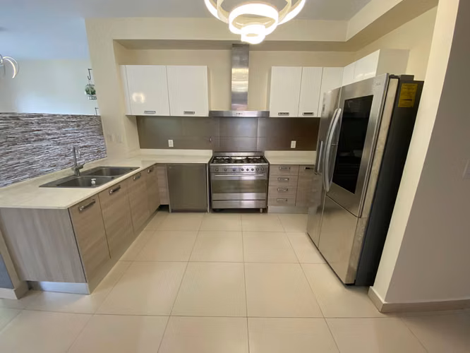 VENDO IMPECABLE CASA EN RESIDENCIAL RIVER VALLEY - PANAMA PACIFICO