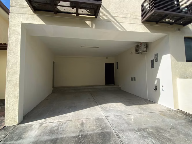 VENDO IMPECABLE CASA EN RESIDENCIAL RIVER VALLEY - PANAMA PACIFICO