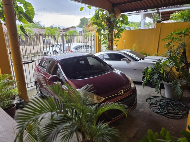 3R2B2P SPACIOUS HOUSE WITH TERRACE IN GOLF BREEZES 215000