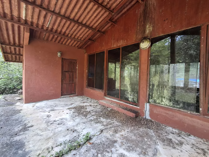Se vende lote con casita en Altos de Cerro Azul - Imagen 7