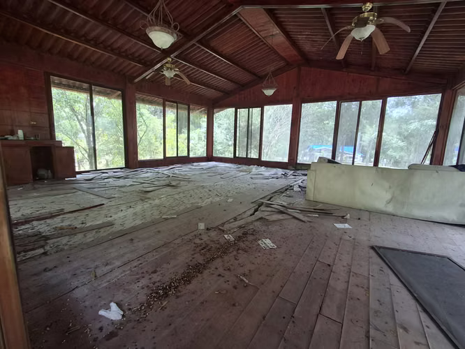 Se vende lote con casita en Altos de Cerro Azul - Imagen 8