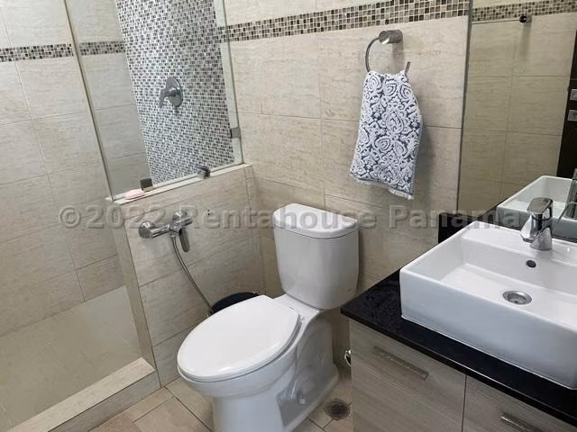 Vendo Apartamento en Punta Pacifica grand tower OF 23-728