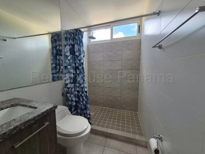 Alquiler de Apartamento en Brisas Del Golf Ph Hacienda Golf KC
