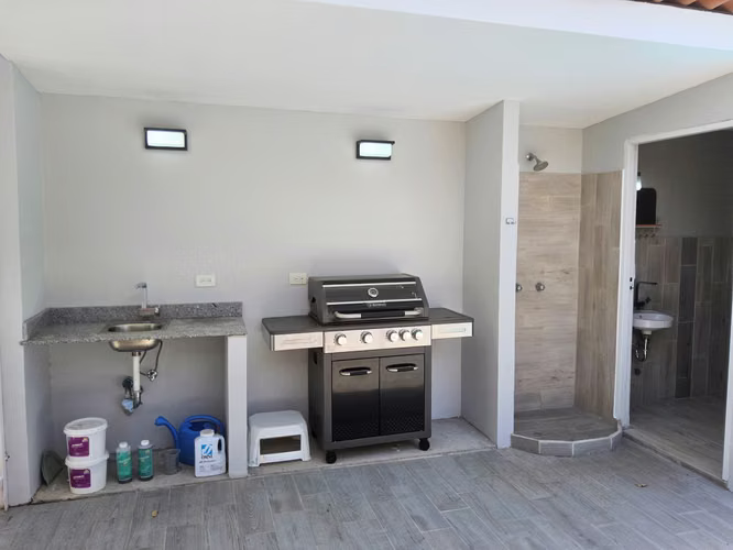 Villa nueva (2022), acabados de lujo y acceso directo al campo de golf de Coronado