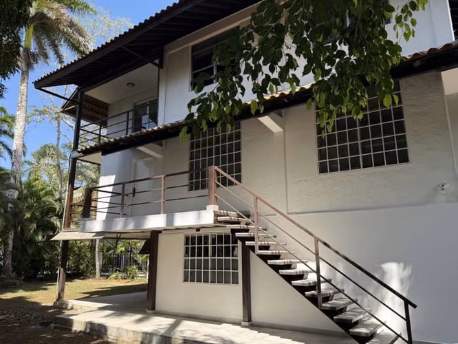 Clayton, Duplex House for Rent with large terrace and garden