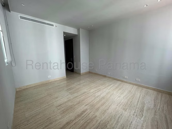 Se Vende Apartamento en Paitilla LA26-8210