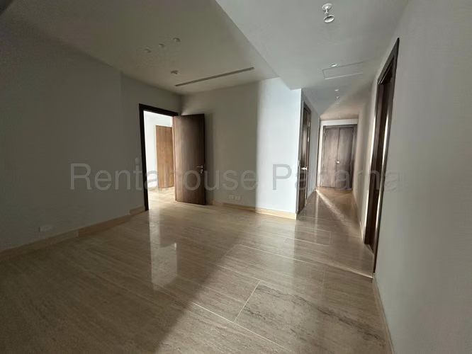 Se Vende Apartamento en Paitilla LA26-8210