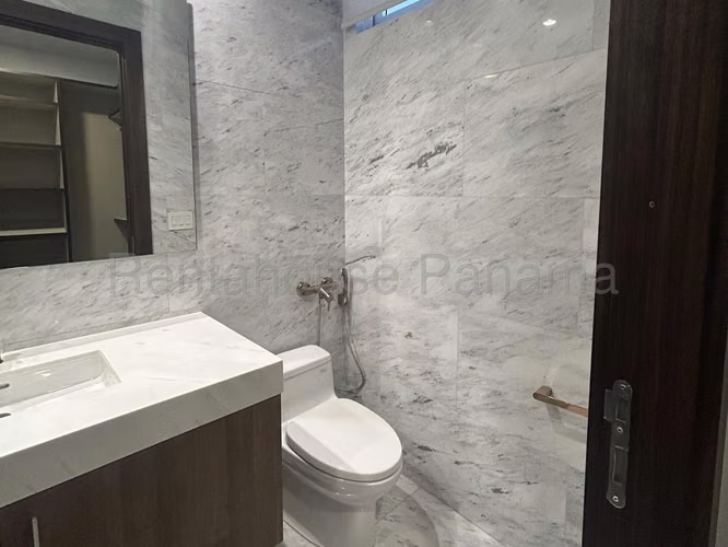 Se Vende Apartamento en Paitilla LA26-8209