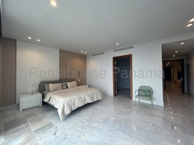 Se Vende Apartamento en Paitilla LA26-8209