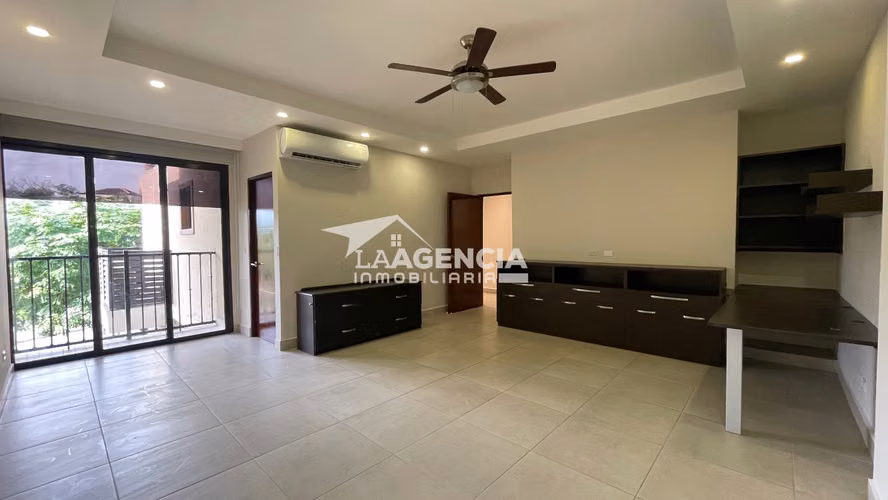 Clayton, Venta de Apartamento en Embassy Club con amplia terraza y den abierto - Imagen 9