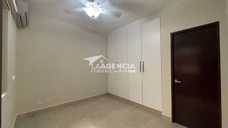 Clayton, Venta de Apartamento en Embassy Club con amplia terraza y den abierto - Imagen 11