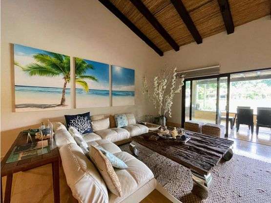VENTA DE LUJOSA CASA EN VILLAS BRISTOL BUENAVENTURA