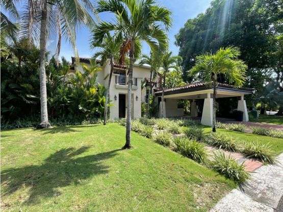 VENTA DE LUJOSA CASA EN VILLAS BRISTOL BUENAVENTURA