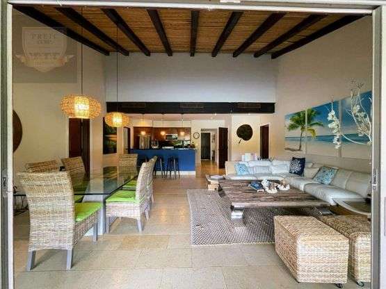 VENTA DE LUJOSA CASA EN VILLAS BRISTOL BUENAVENTURA