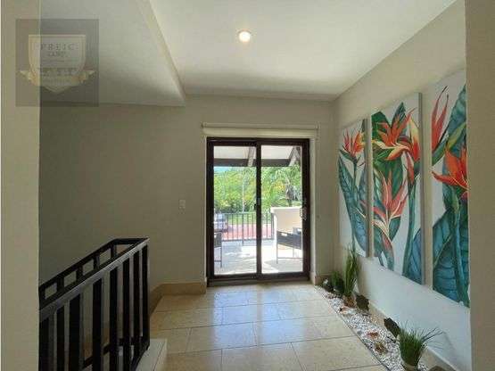 VENTA DE LUJOSA CASA EN VILLAS BRISTOL BUENAVENTURA