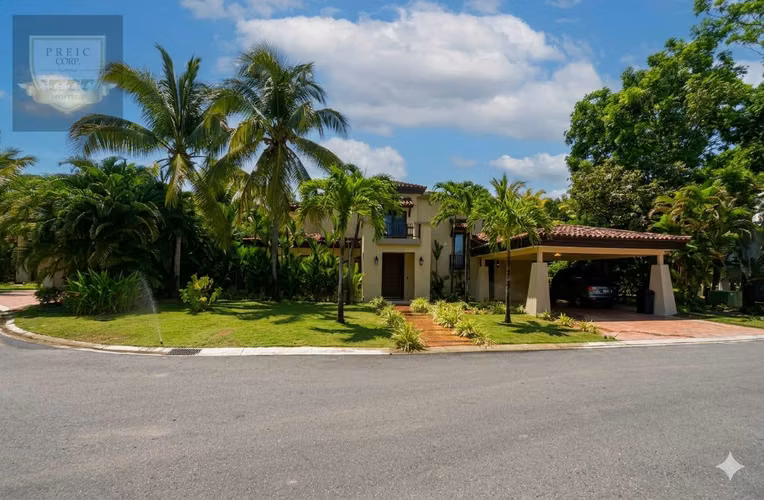 VENTA DE LUJOSA CASA EN VILLAS BRISTOL BUENAVENTURA