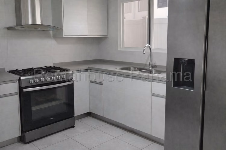 Casa En Venta En Paseo Del Norte SYH