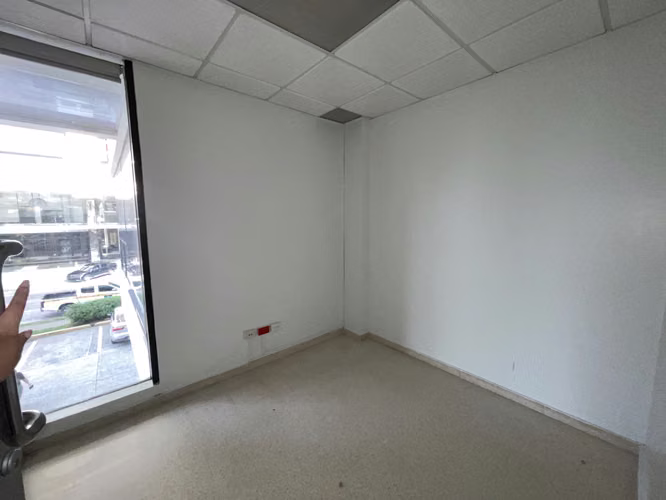 Alquiler de local comercial en Av. Balboa