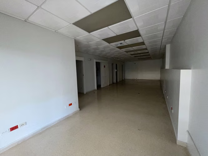 Alquiler de local comercial en Av. Balboa