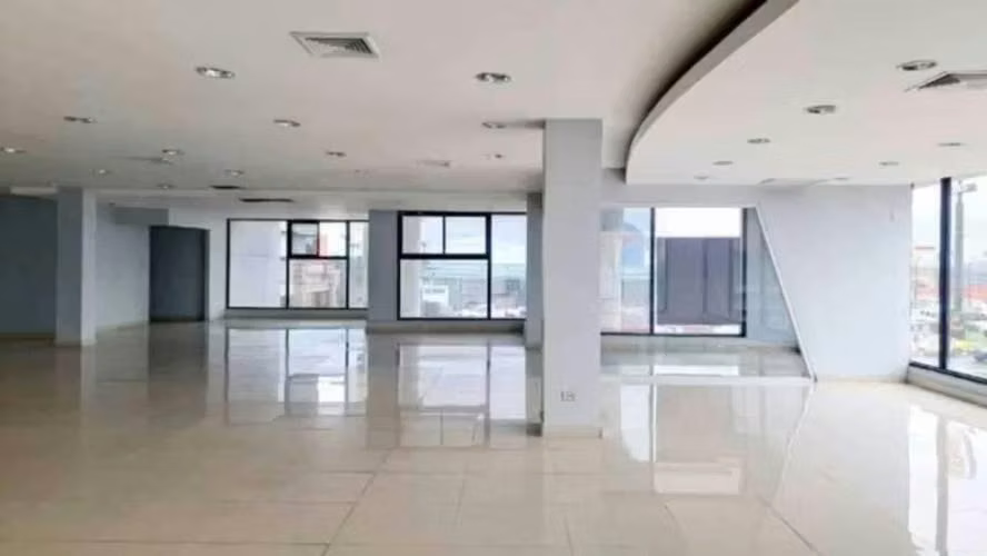 LOCAL COMERCIAL SE ALQUILA CHORRERA  CENTRO  379MT2