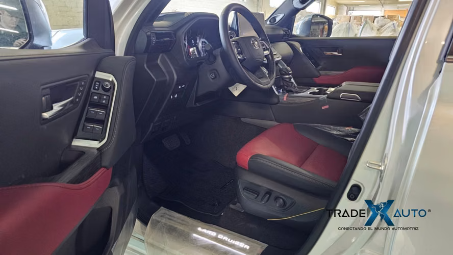 Toyota Land Cruiser 300 Modelo VXR Full Extras año 2026 0kms Nuevo - Imagen 3