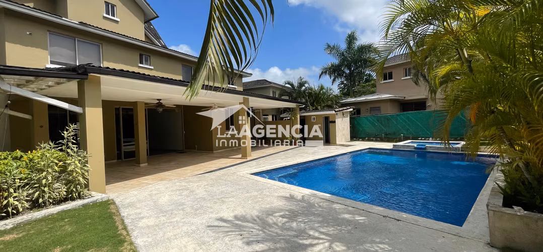 Clayton, Venta de Casa Unifamiliar en Res. Embassy Garden con piscina - Imagen 3