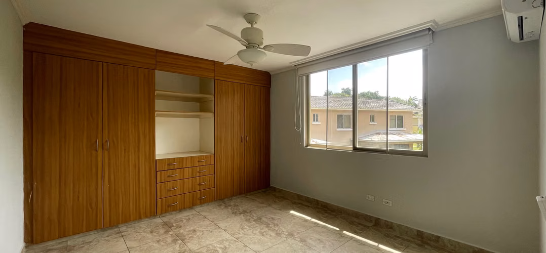 Clayton, Venta de Casa Unifamiliar en Res. Embassy Garden con piscina - Imagen 13