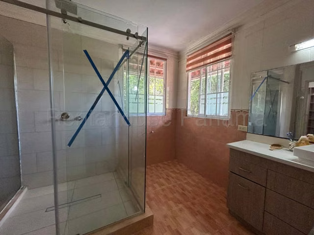 Alquiler Casa en Diablo 26YCG6618