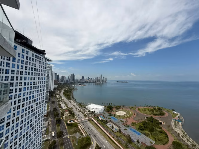 Melissa Foster Luxury alquila apartamento en THE SANDS, Avenida Balboa. MFR1985