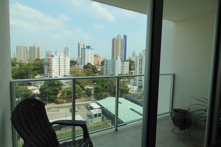 26-8231RGG Vía España, apartamento en alquiler amoblado cerca de Hosp San Fernando y Registro