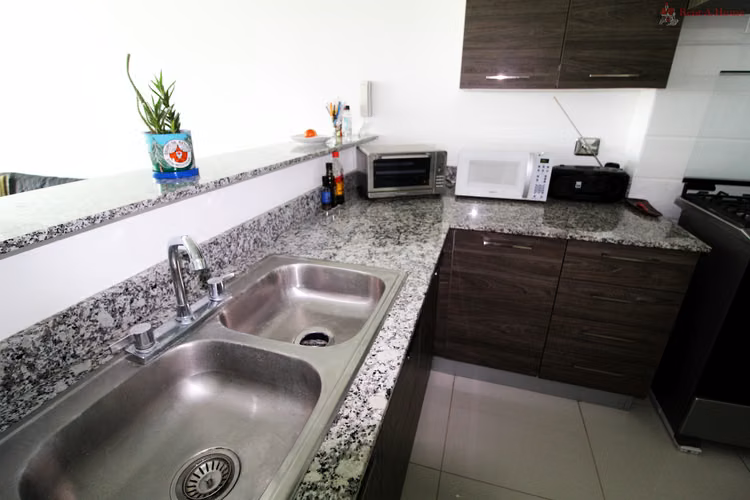 26-8231RGG Vía España, apartamento en alquiler amoblado cerca de Hosp San Fernando y Registro