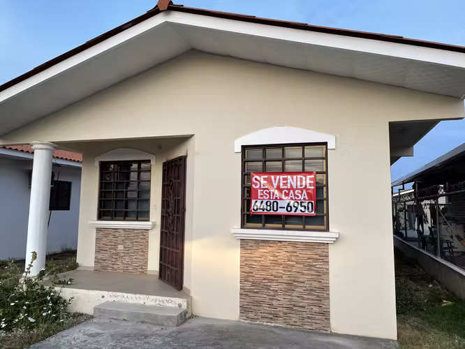 VENDO CASA EN CHITRÉ