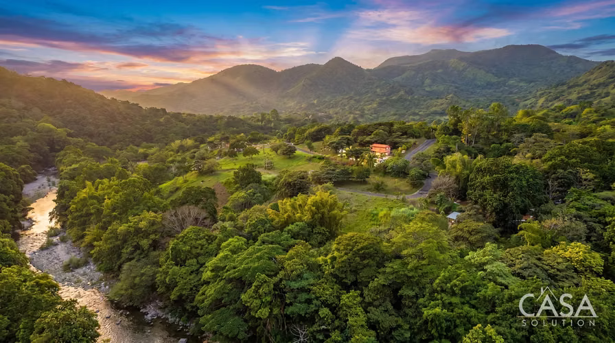 Casa en Venta de 3 Recámaras en River Village, San Martín, Panamá