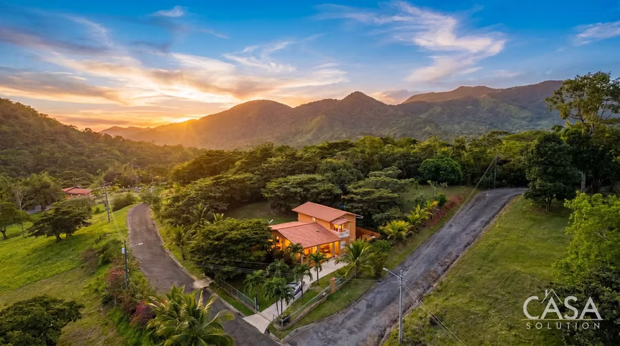 Mountain View House for Sale in River Village, San Martín, Panama